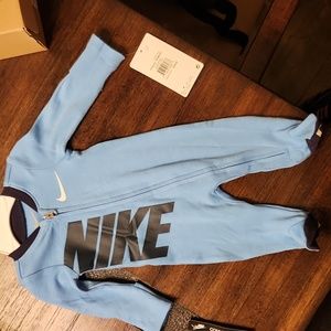 Onsie Nike